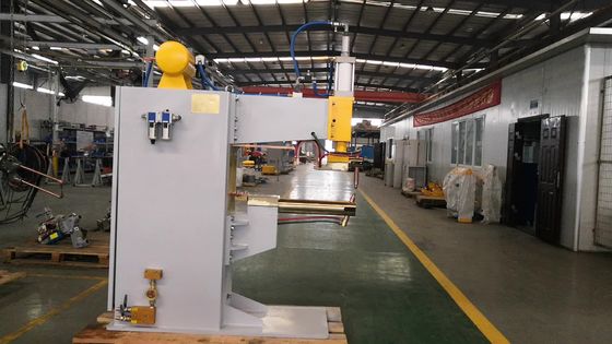 Bom preço. A tabela de máquina da soldadura do ponto do CNC da chapa metálica de 50HZ 3.5KN operou-se on-line