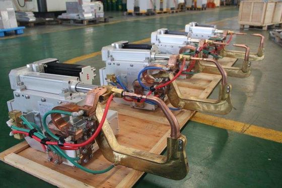 Bom preço. Soldadura de ponto servo elétrica compacta da arma de 280V 160KVA automática on-line